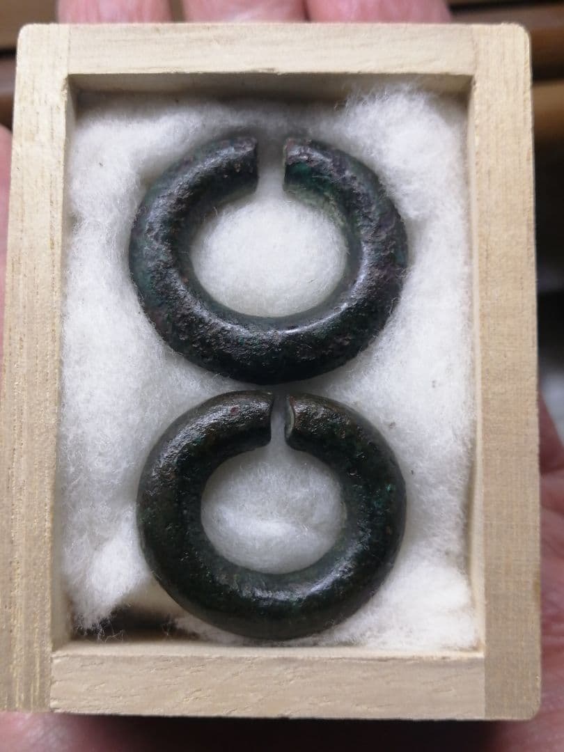 ★【古墳期】『高麗青銅耳環』　　二対。本物　古墳よりの発掘品です。極美品。