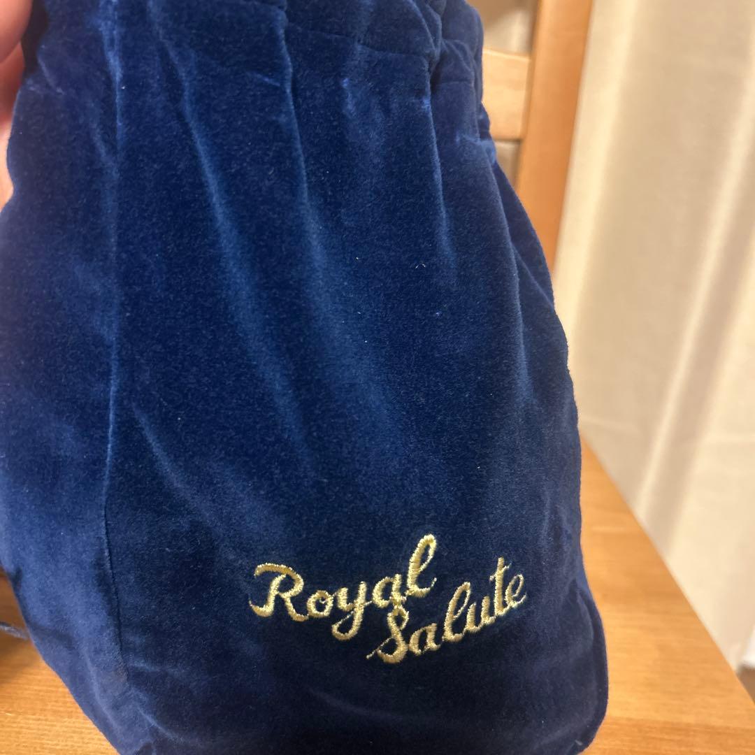 シーバスリーガル ロイヤルサルート21年 青 陶器ボトル