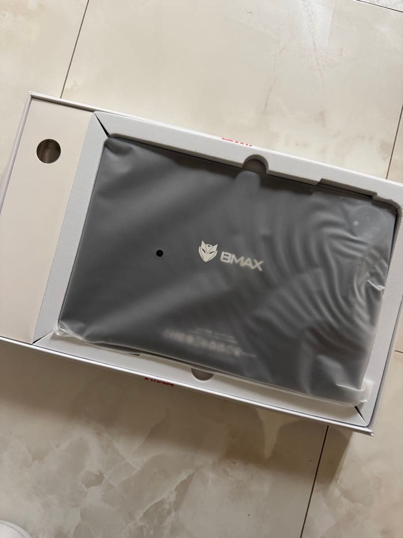 最新Android16搭載タブレット 16GB+128GB 大容量　カバー付き！