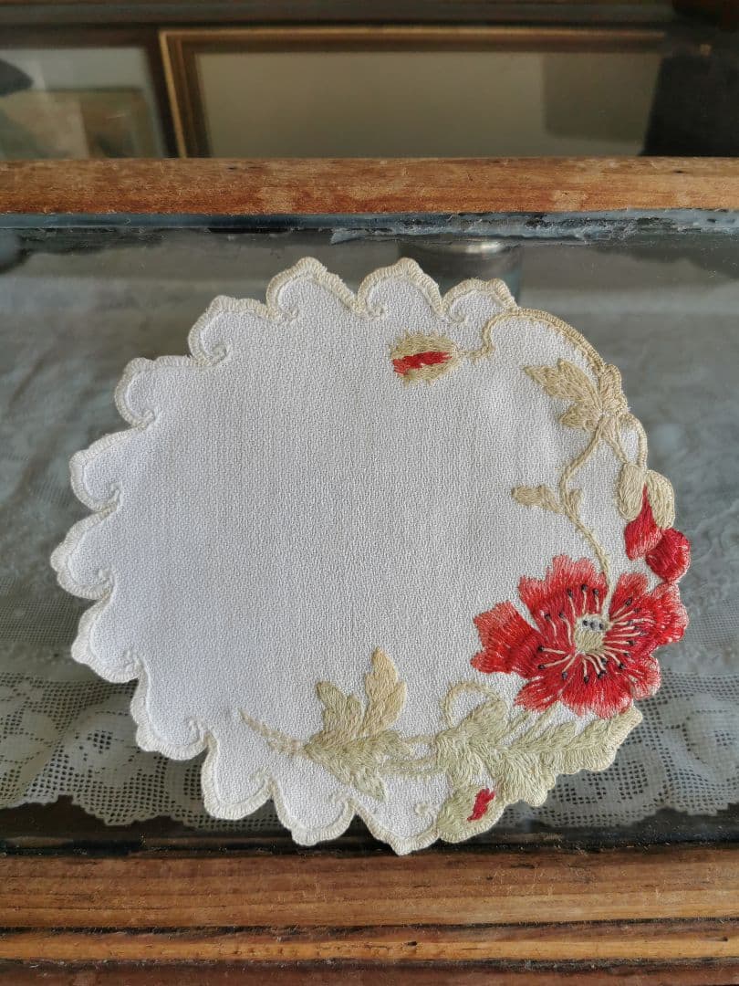 アンティーク フランス刺繍 一重薔薇 浜茄子 ソサイエティシルク 縮緬風ドイリー