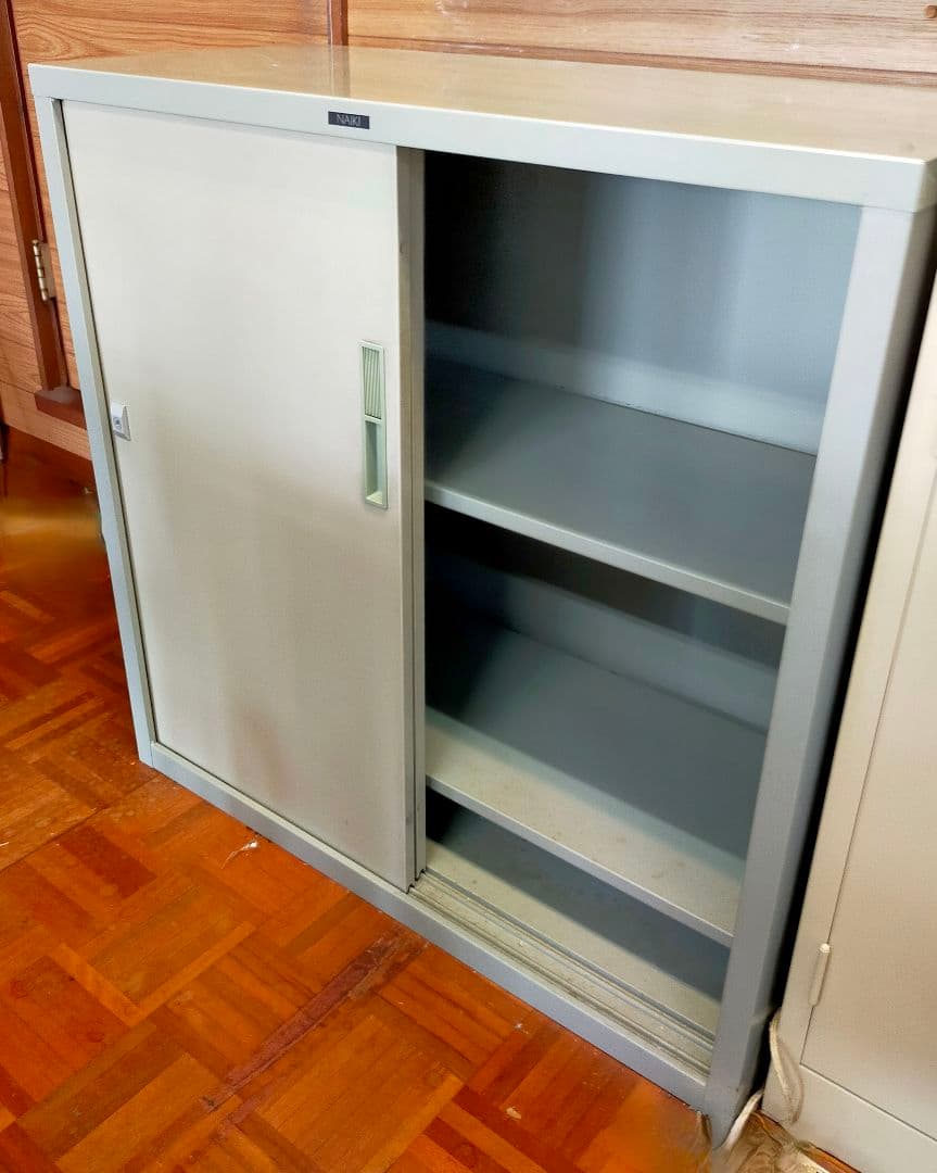 NAIKI スライド扉キャビネット グレー 中古品