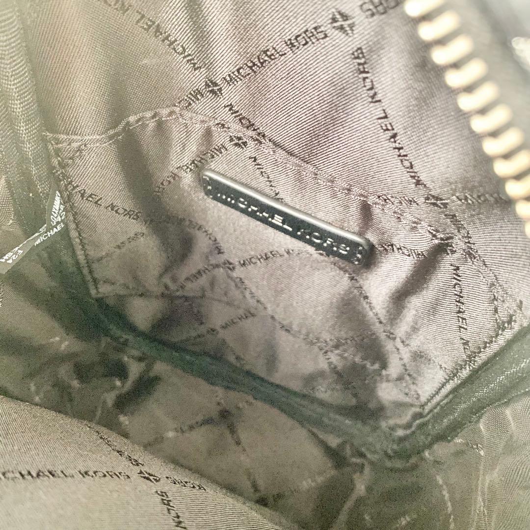 【マイケルコース】ショルダーバッグ　クロスボディバッグ　ブラック　黒　新品未使用