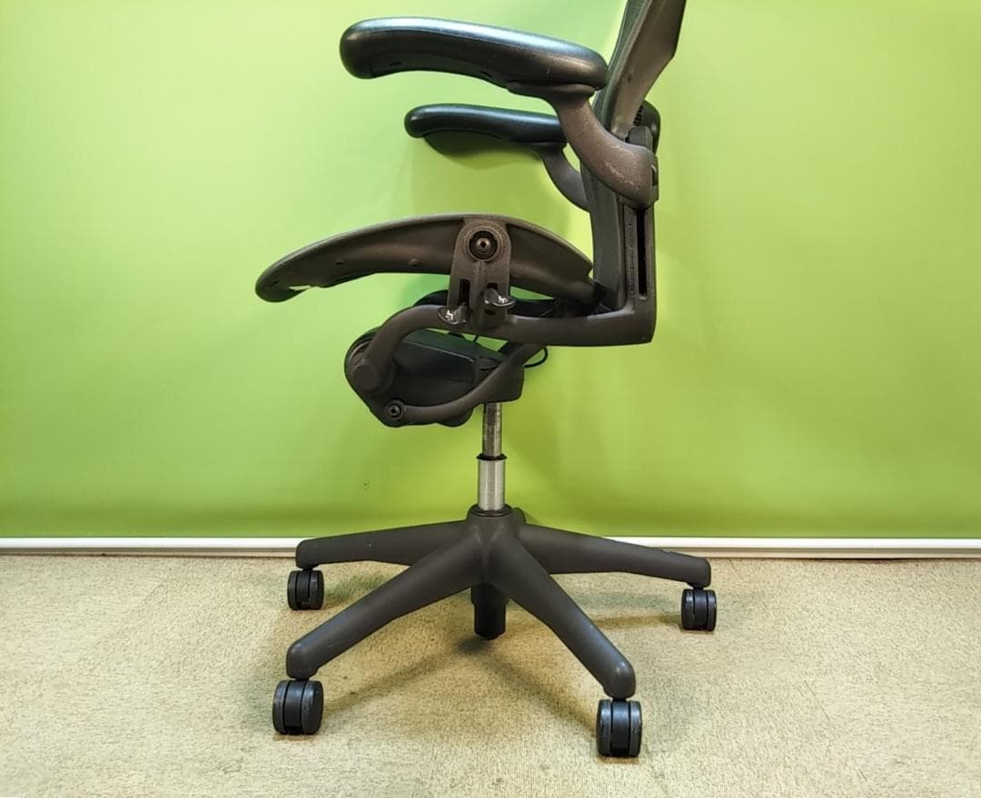 ap　ハーマンミラー　アーロンチェア　中古品　Bサイズ　フル装備　ダイヤル可動肘