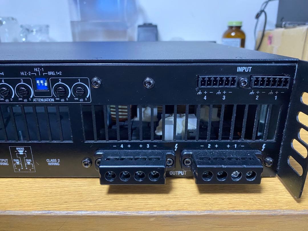 Amcron DCi4|300 パワーアンプ アムクロン オーディオ機器 中古