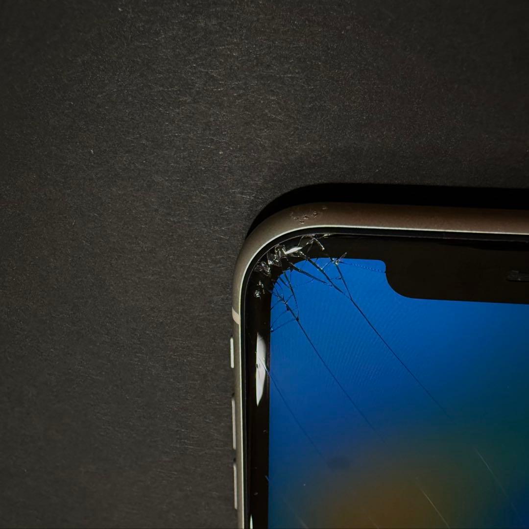 Apple iPhone 11 本体 64GB ホワイト