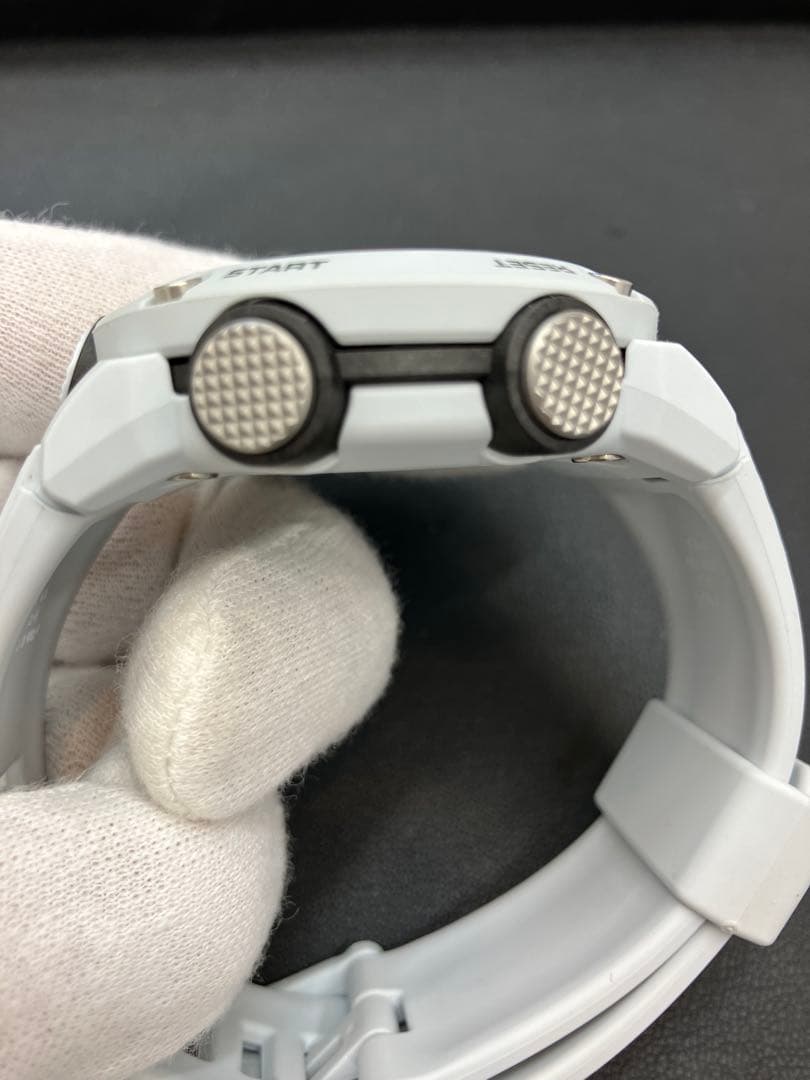 CASIO G-SHOCK GA-2000 カーボンコアガード ホワイト