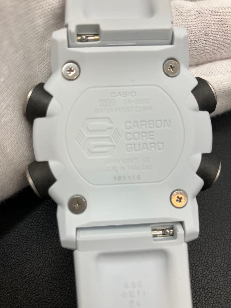 CASIO G-SHOCK GA-2000 カーボンコアガード ホワイト
