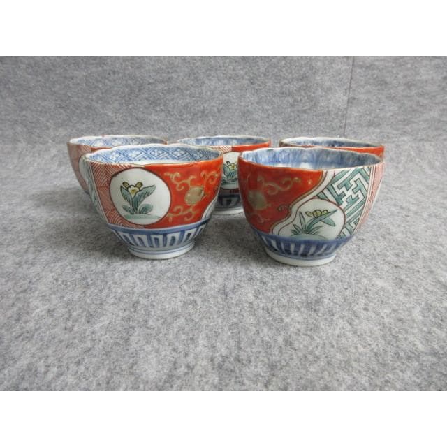 伊万里色絵唐草文に花図輪花縁猪口5個 [B28108]