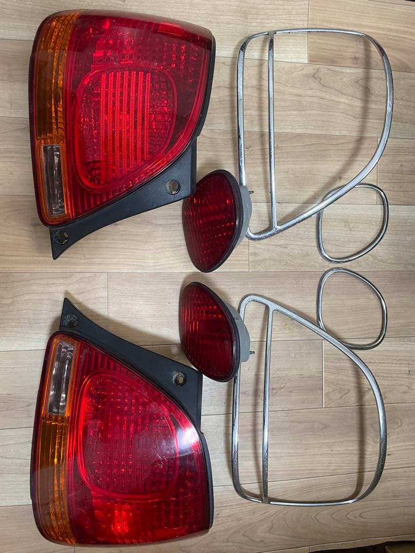 16アリスト　テールランプ