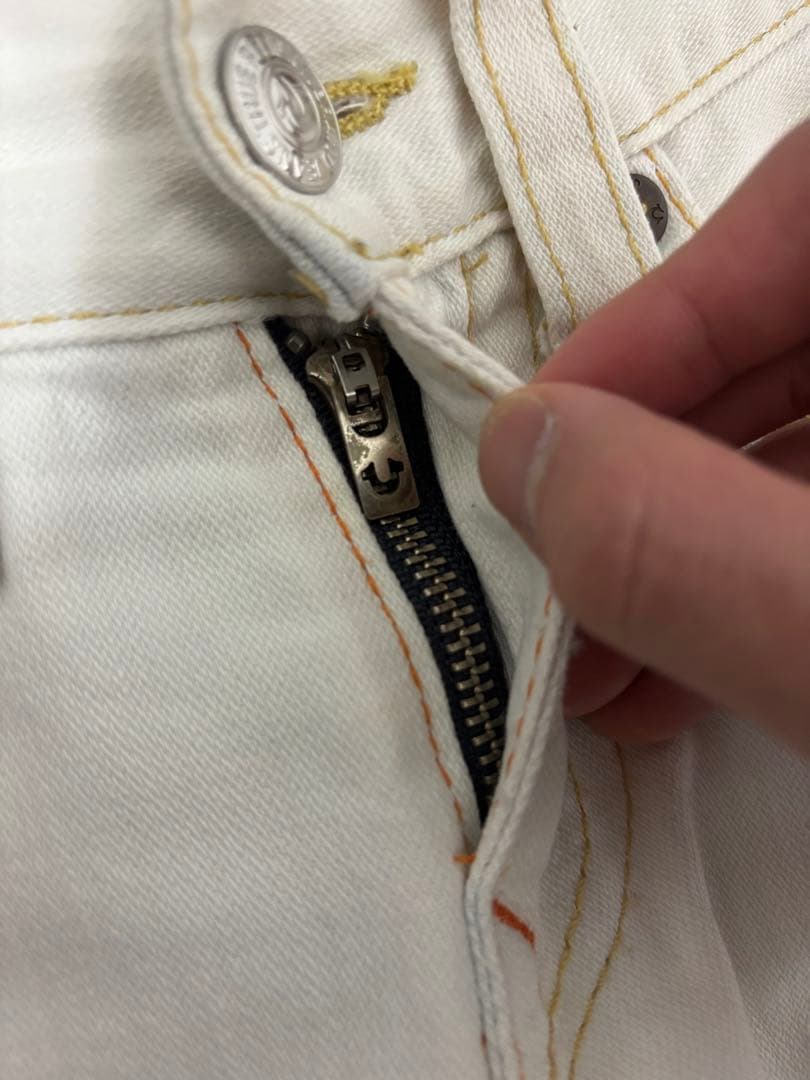 TRUE RELIGION ホワイトデニム　28