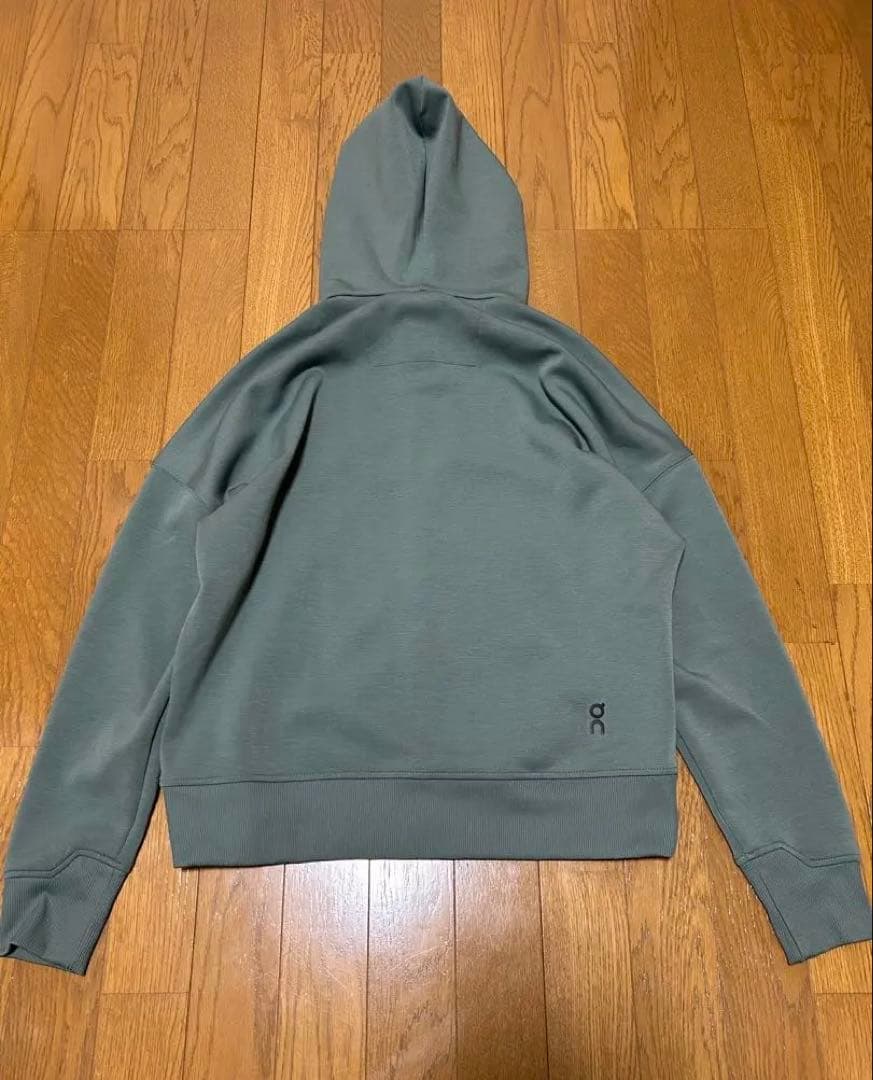 on ジップフーディー　ジップパーカー