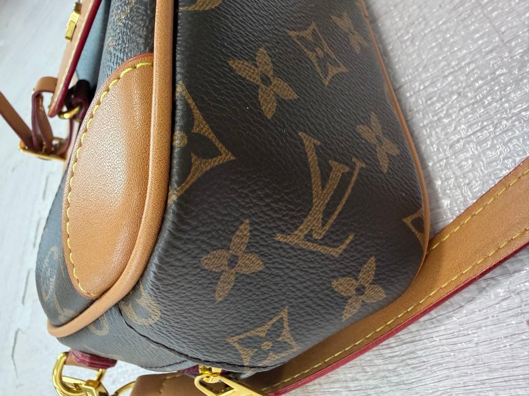 並行輸入品　ショルダーバック