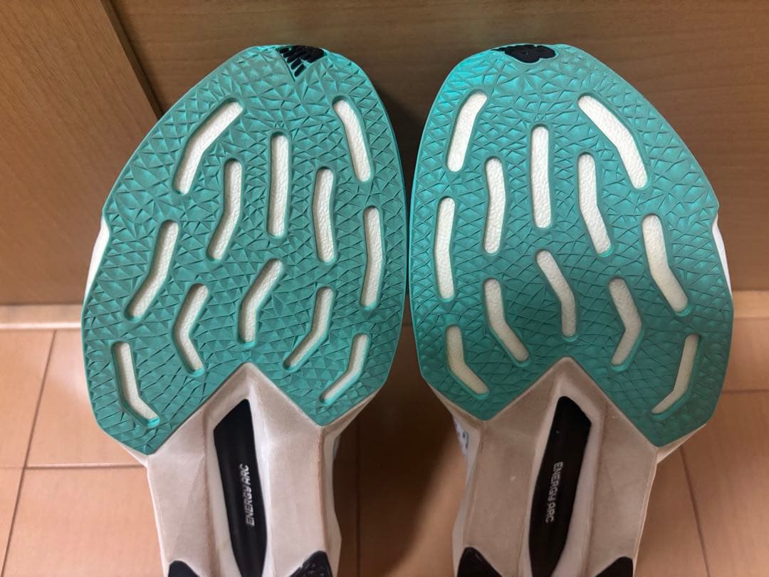 スパイク・シューズ Newbalance FuelCell SC Pacer V2