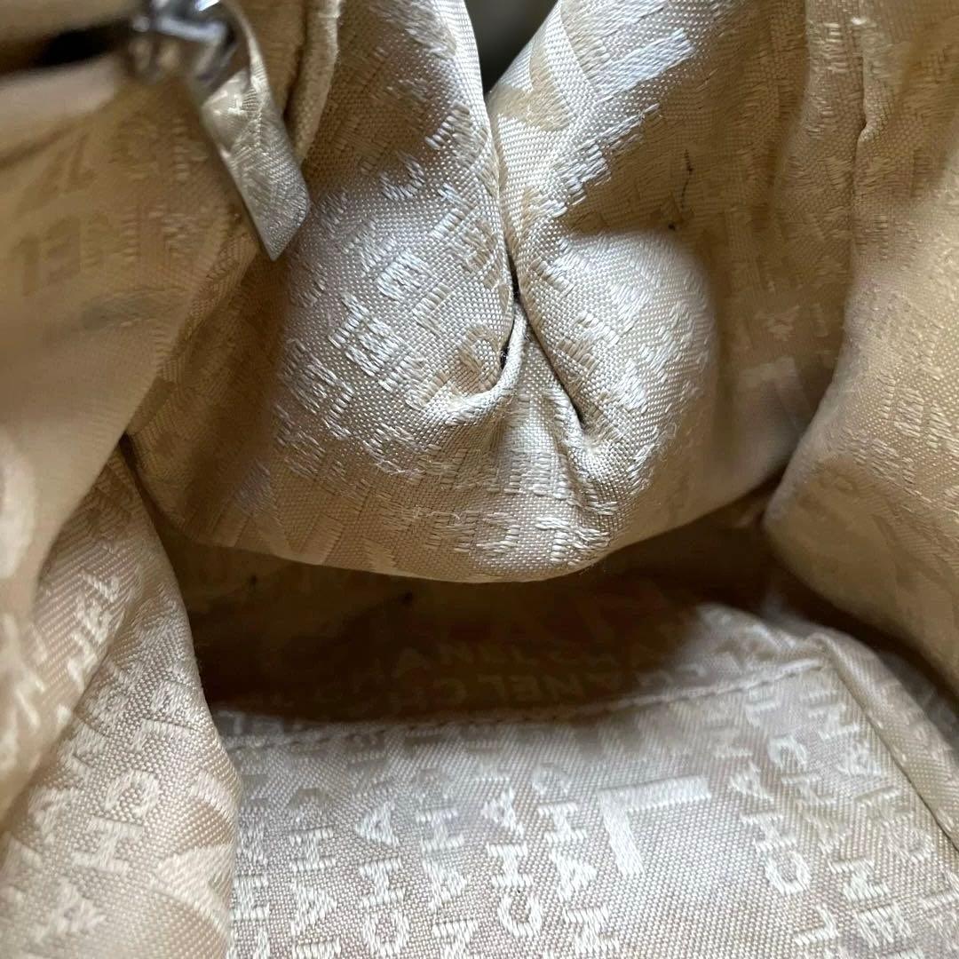 希少なミニサイズ CHANEL キャビアスキン　フリンジ ハンドバ