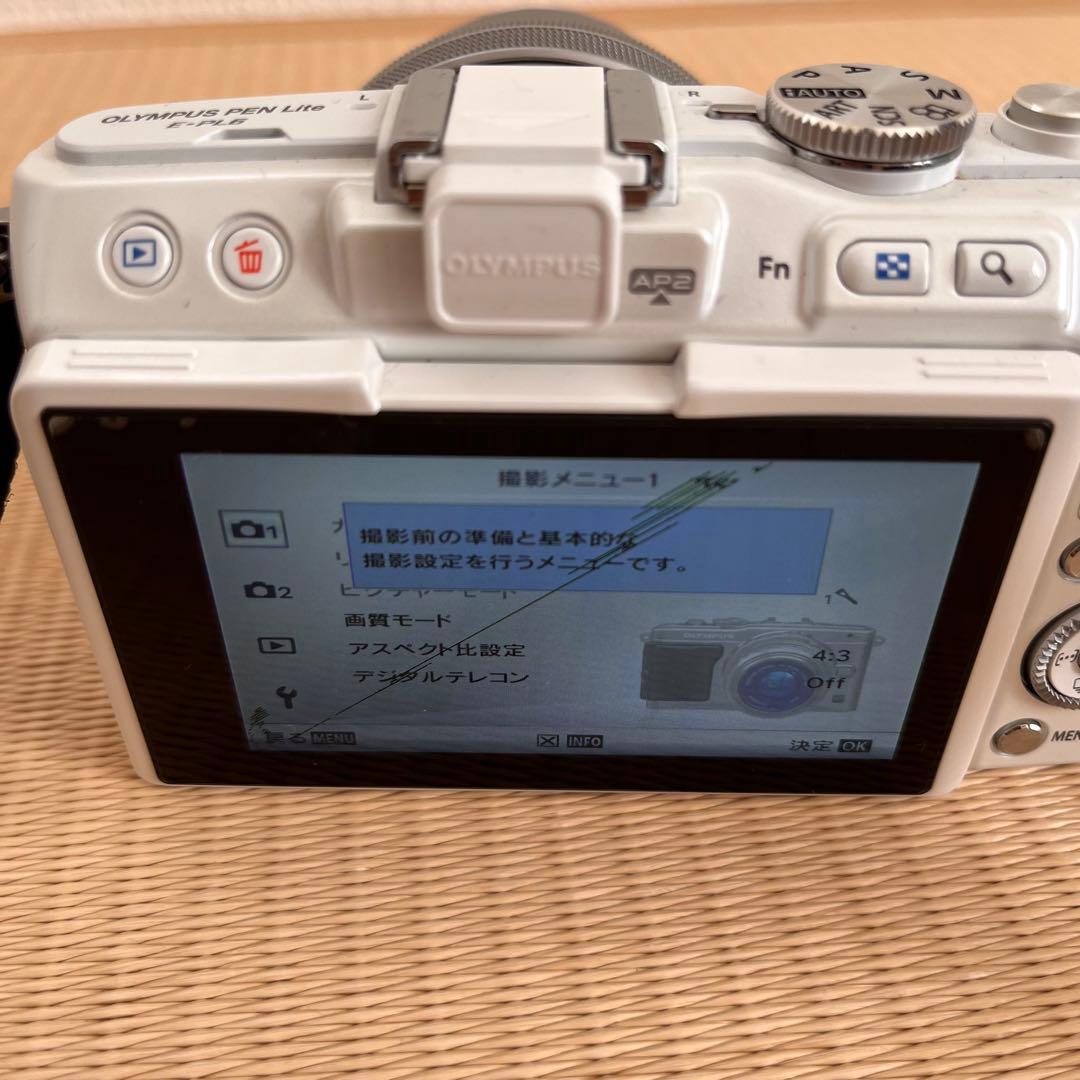 ミラーレス一眼 OLYMPUS PEN Lite E-PL6