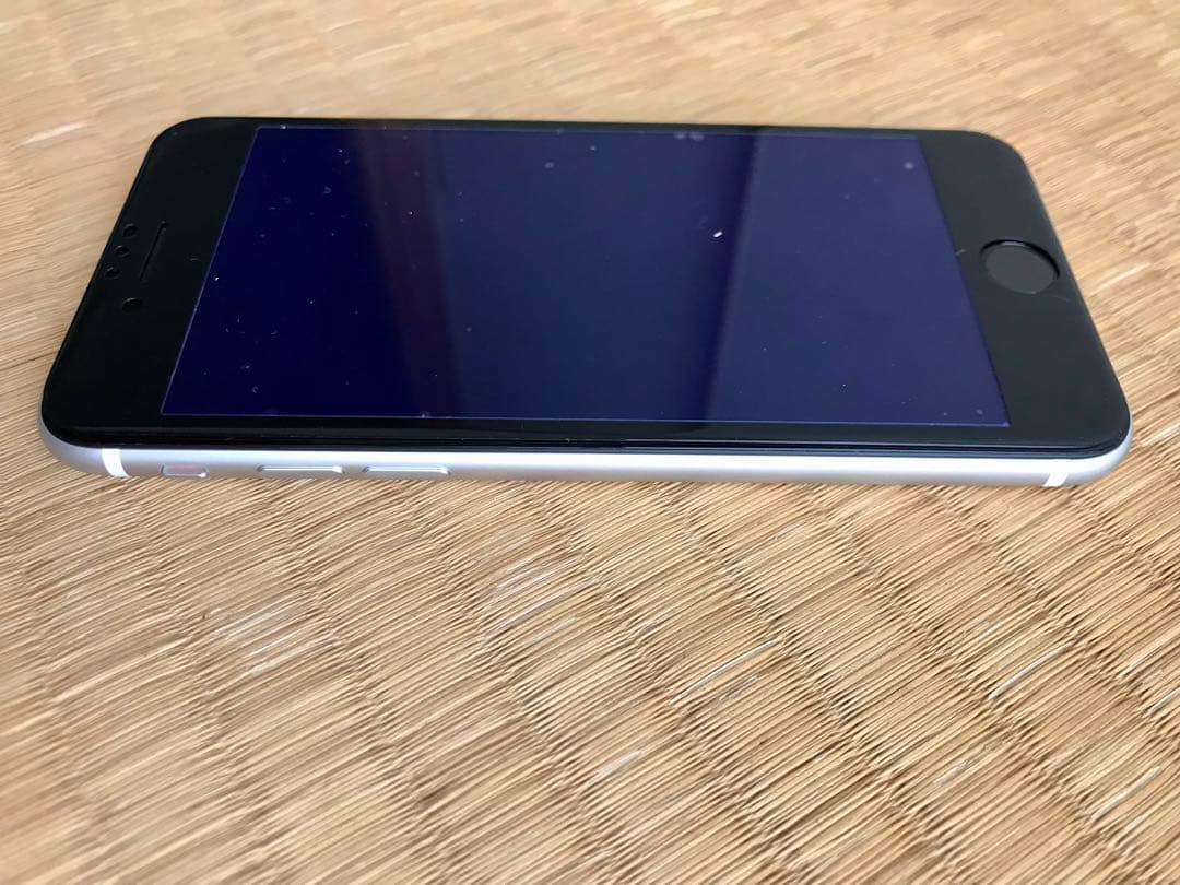 【ジャンク品】iPhoneSE （第2世代 ）128GB ホワイト SIMフリー