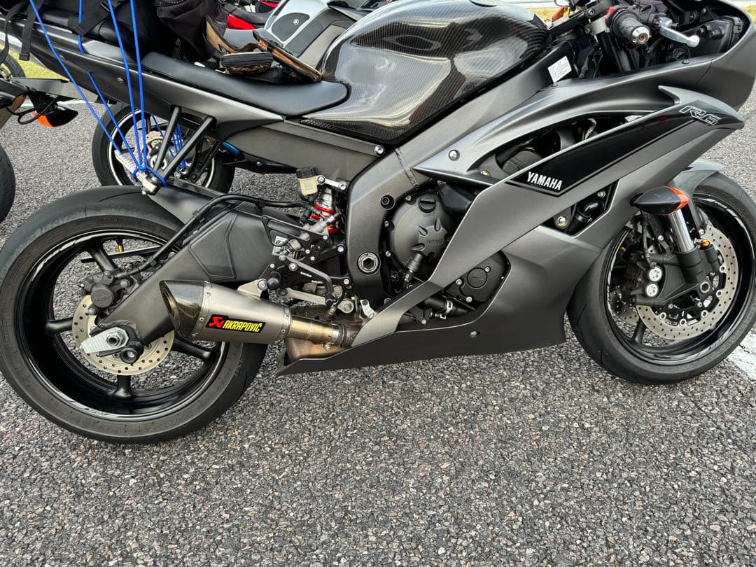 AKRAPOVICスリップオンyzf R6 RJ11最終値下げ