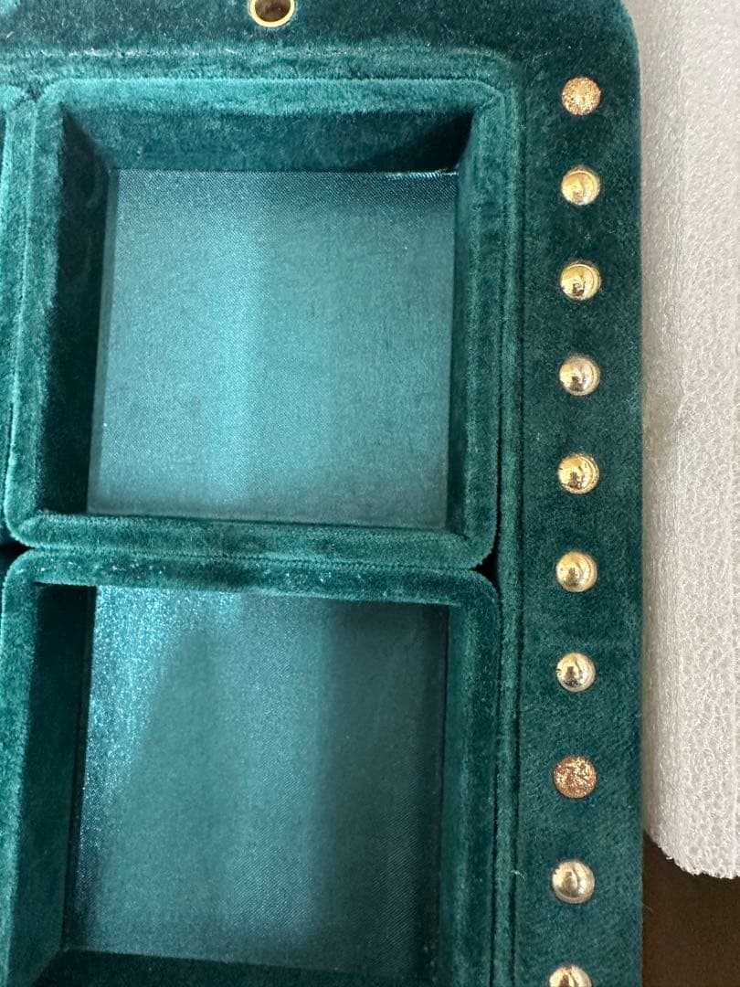 GUCCI アクセサリーケース(元時計陳列什器)