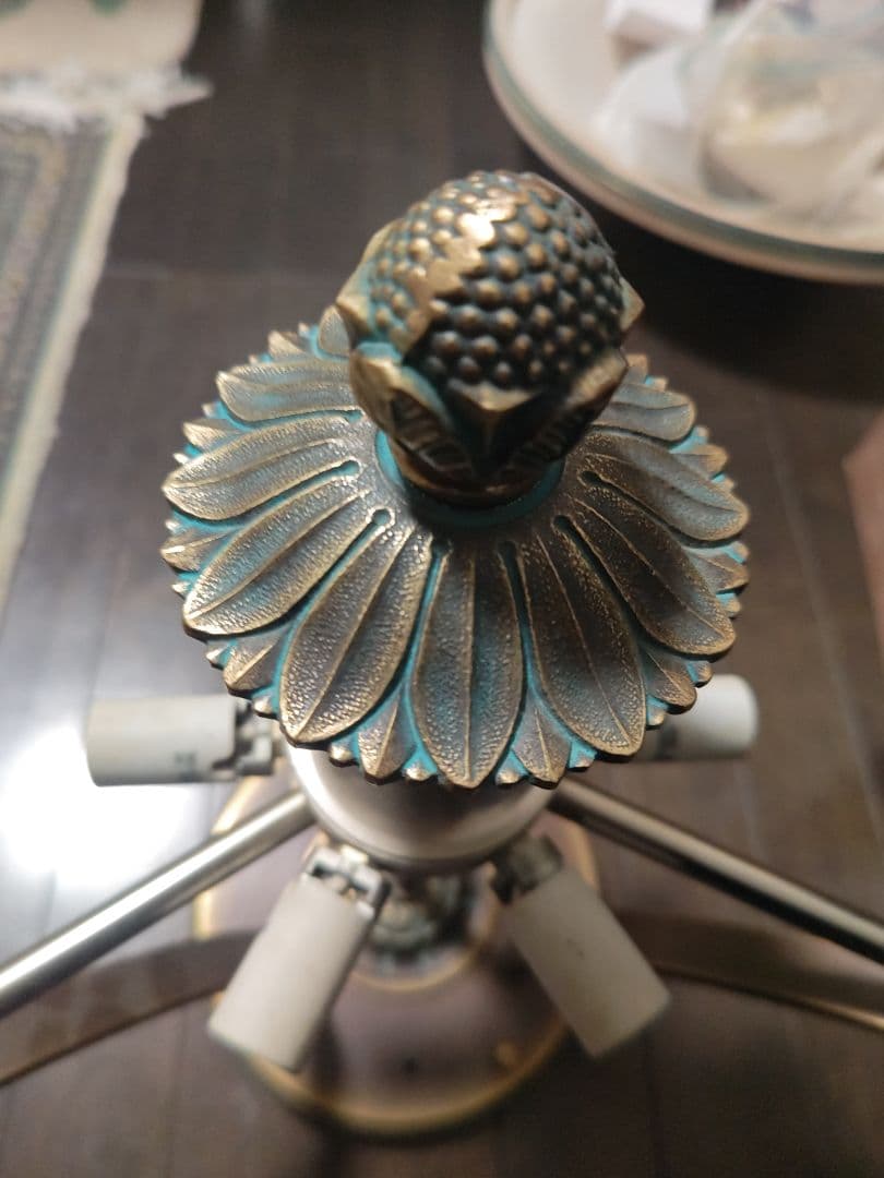 残りの1台、大塚家具で購入したシーリング灯です。1基186,000円、写真追加