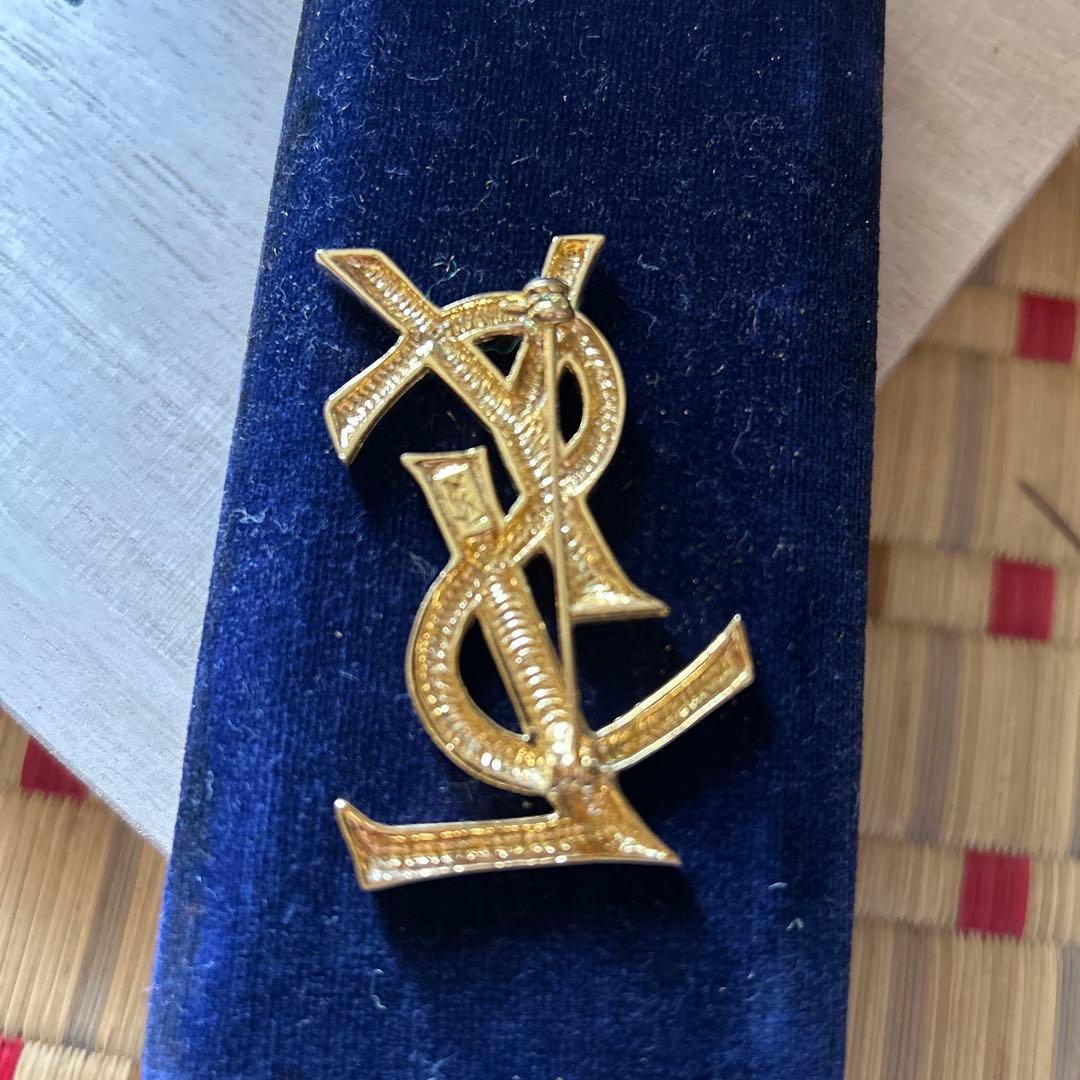 1点もの✨キラキラ✨美品 YSL ゴールド ロゴブローチ