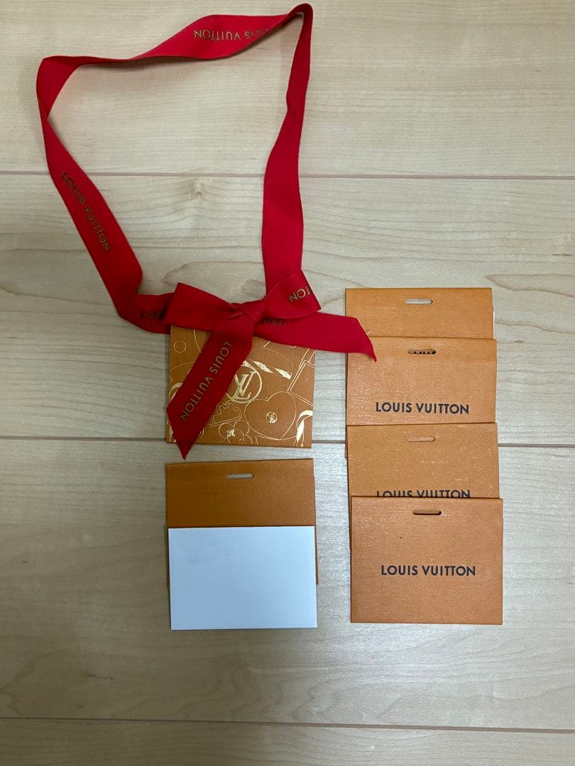 LOUIS VUITTON ショップ袋・箱・メッセージカード・保存袋・リボン