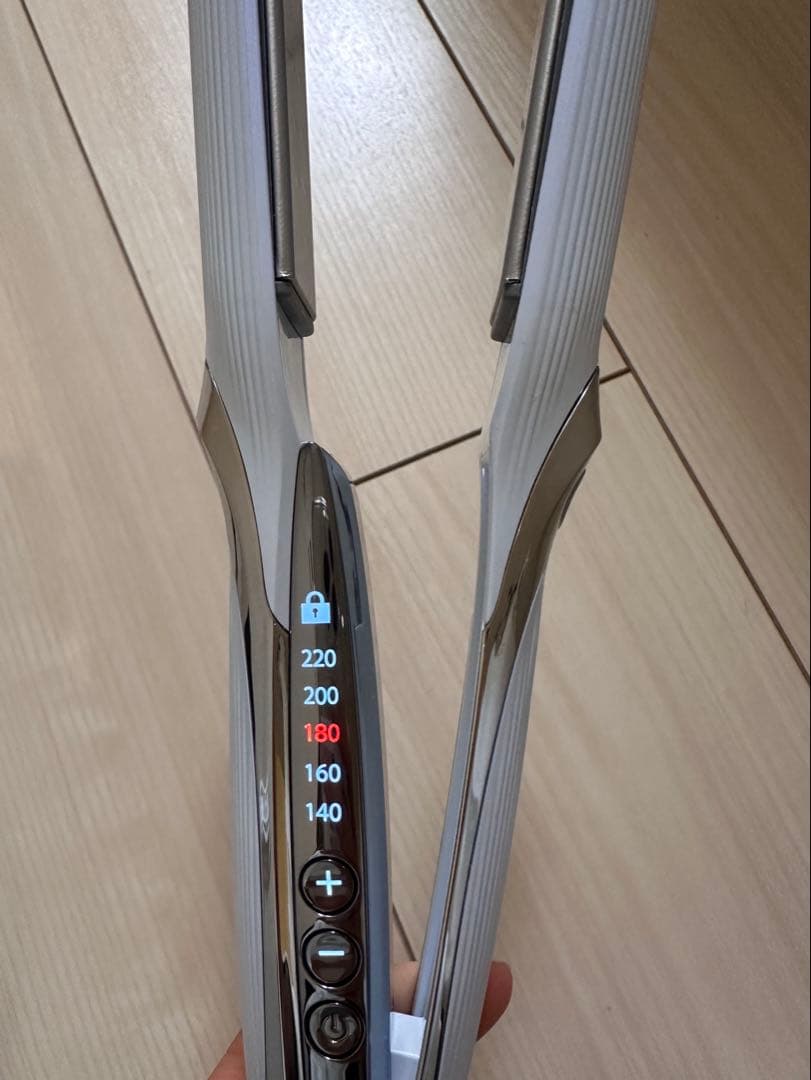 ReFa リファストレートヘアアイロン1度のみ使用