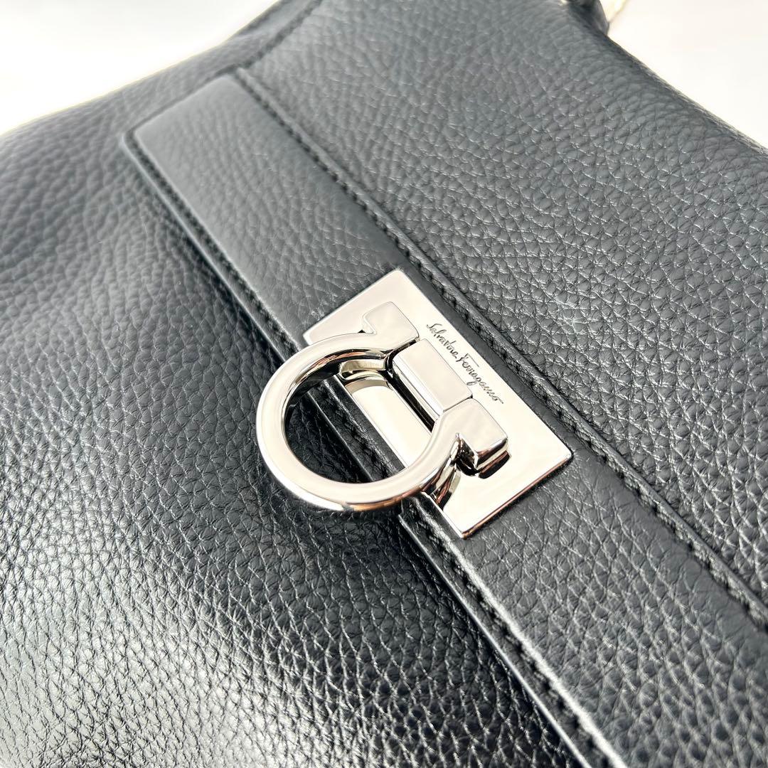 極美品　フェラガモ　ソフィア　2wayショルダーバッグ　レザー　ハンドバッグ　黒