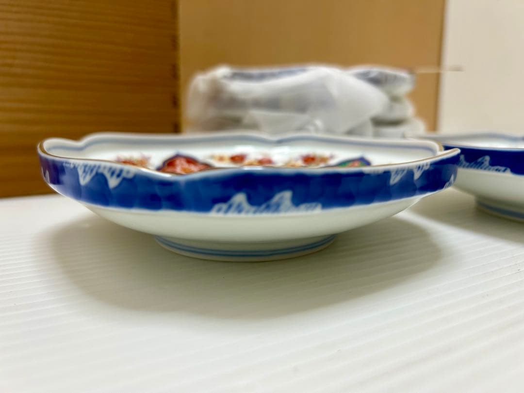 有田焼　其泉窯　四方木甲桜花文 銘々皿　5枚　金彩　盛皿　染錦桜花紋