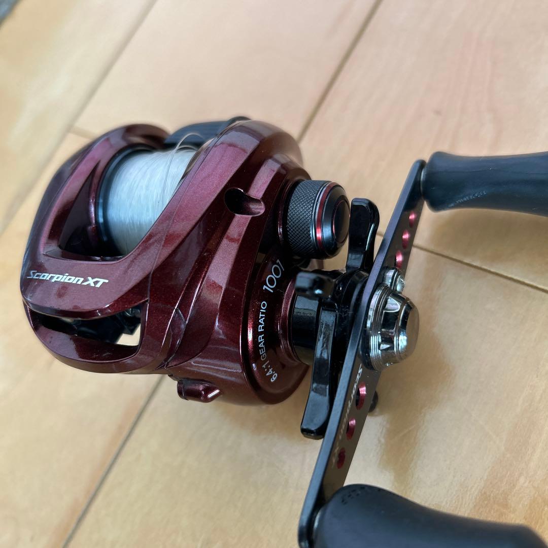 スコーピオンXT 1001 リール SHIMANO 釣り　バス釣り