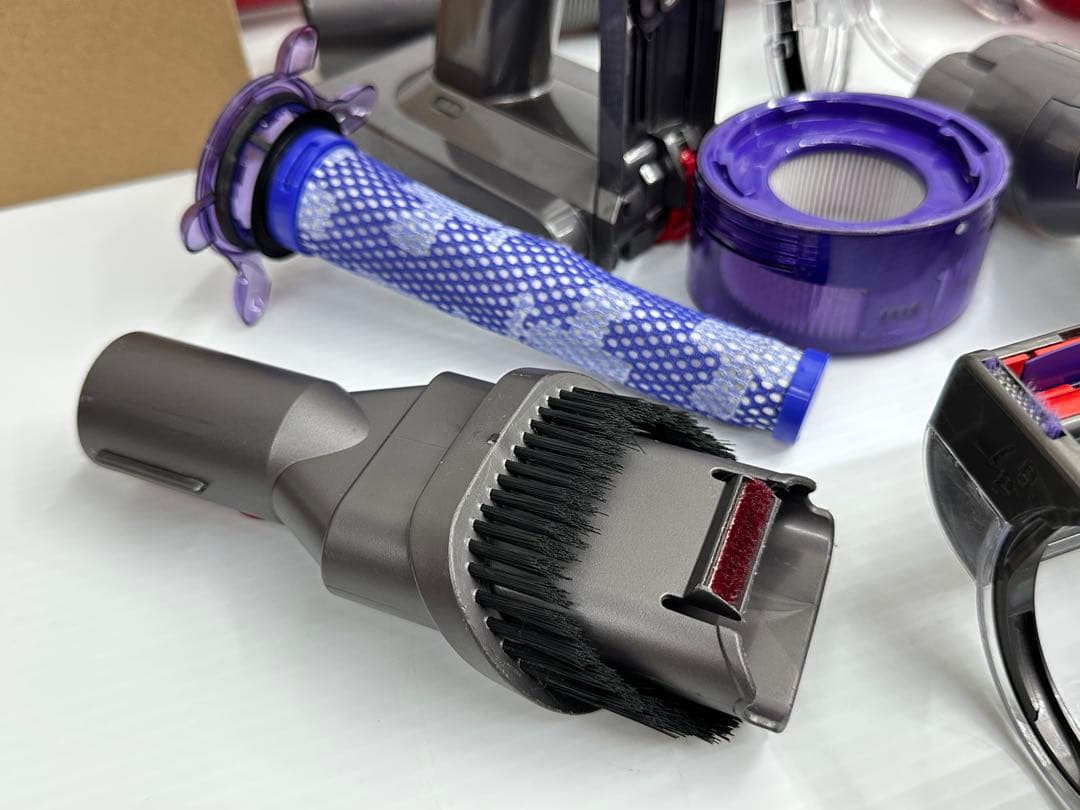 美品　綺麗　ダイソン掃除機　SV25 新品バッテリー付き　セット　中古　動作保証