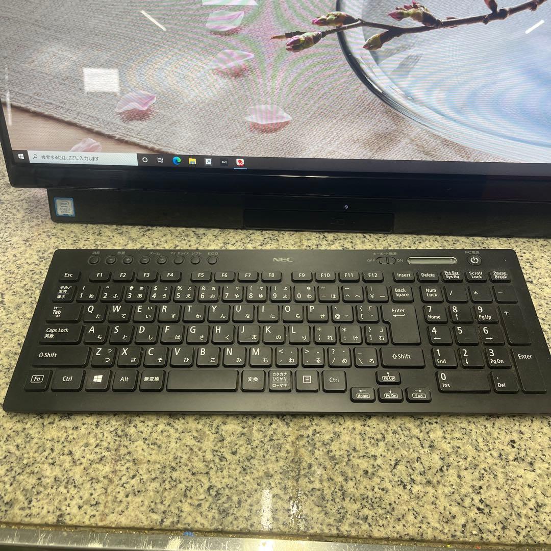 P*7様 LAVIE デスクトップPC 大型ディスプレイ PC-GD164 UC