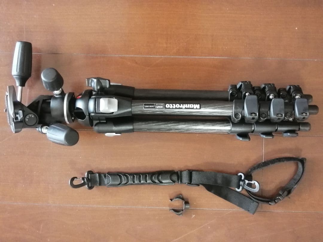 三脚（カーボン製）4段