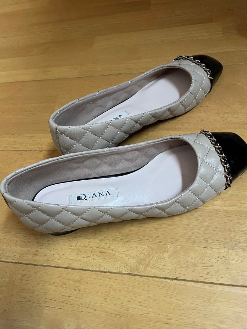 【美品】DIANA キルティングローヒールパンプス23.5cm