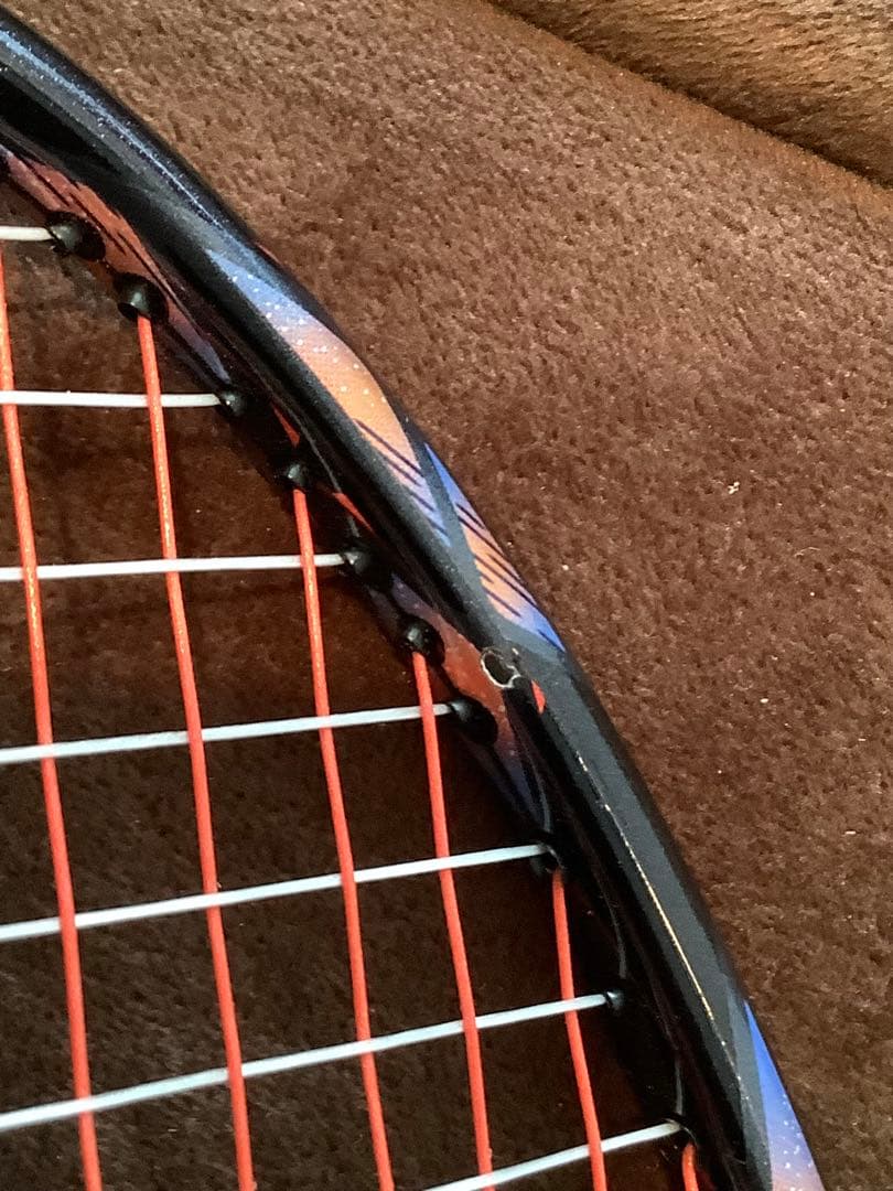 美品！廃盤品！ヨネックス　アストロクス77 プロ 4UG5 ガット付