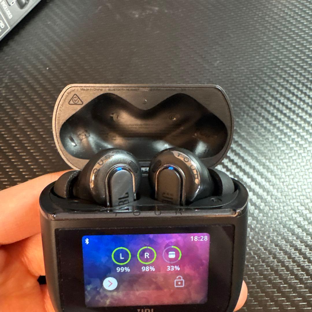 JBL TOUR PRO 3 ブラック　ワイヤレスイヤホン