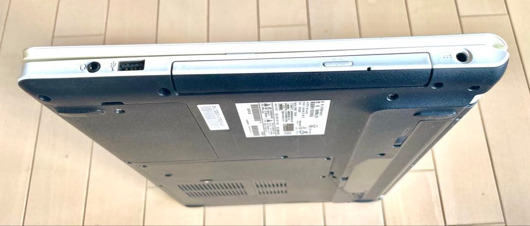 【極美品】Fujitsu Lifebook 15.6型　WA2/W icore7