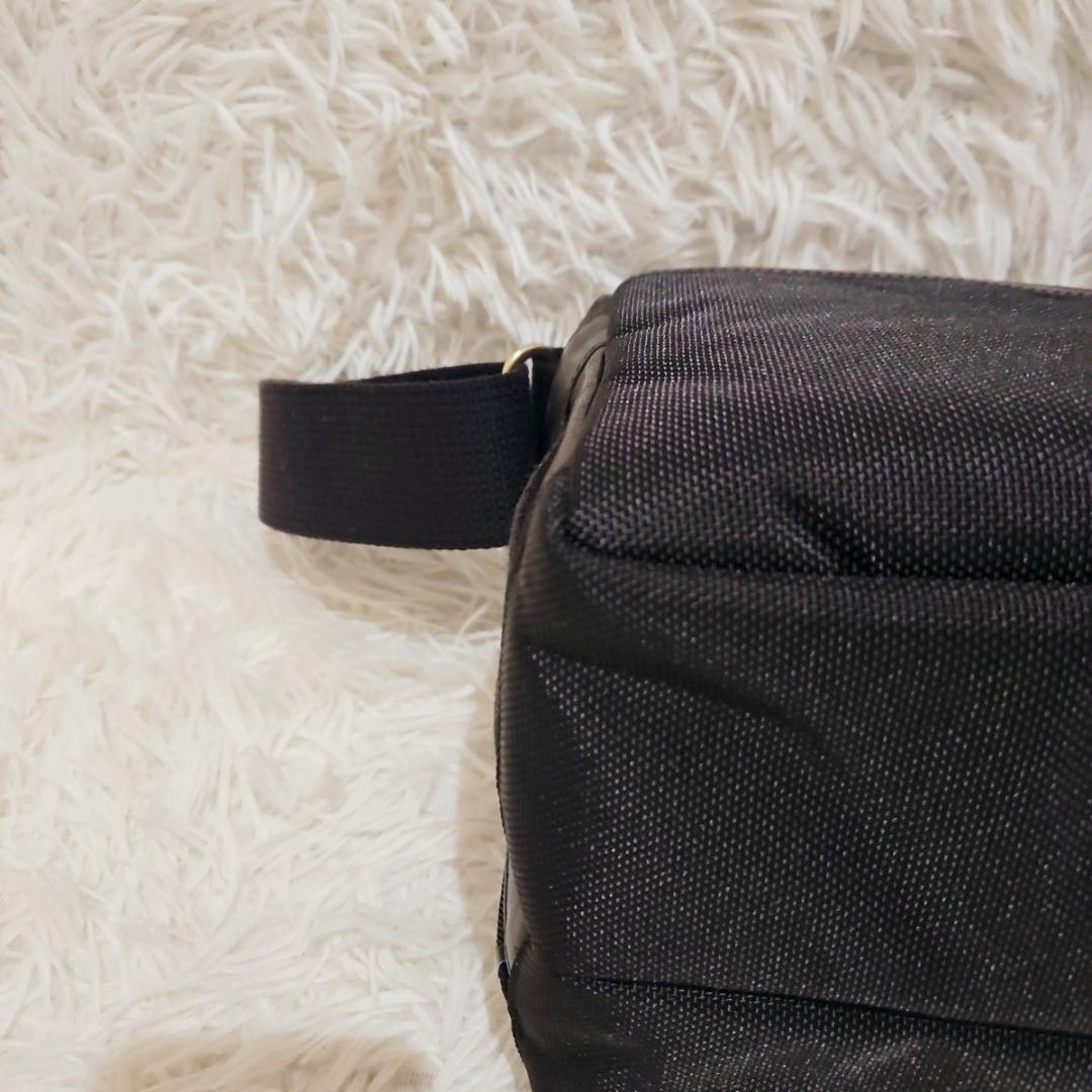 美品 アルティザン&アーティスト 本革 力メラバッグ GCAM-1000 日本製