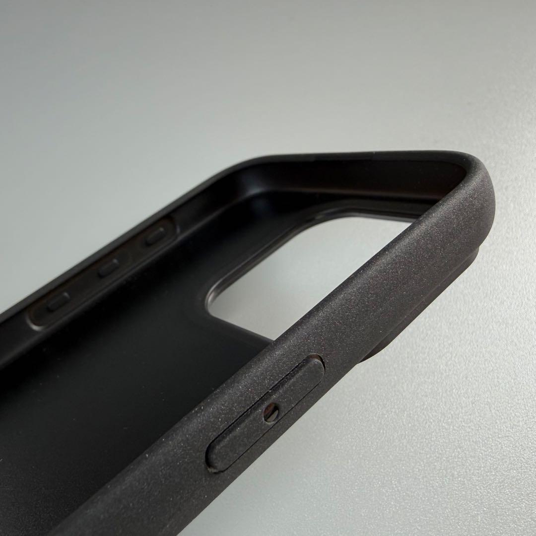 新品 未使用 PRADA プラダ iPhoneケース 15 Pro ロゴ 箱あり