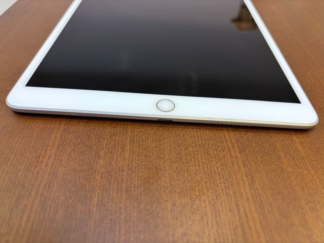 Apple iPad 10.2インチ シルバーSmart Keyboardセット