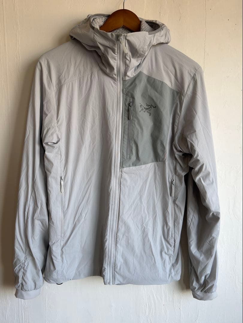 美品 アークテリクス Proton FL フーディ　Sサイズ