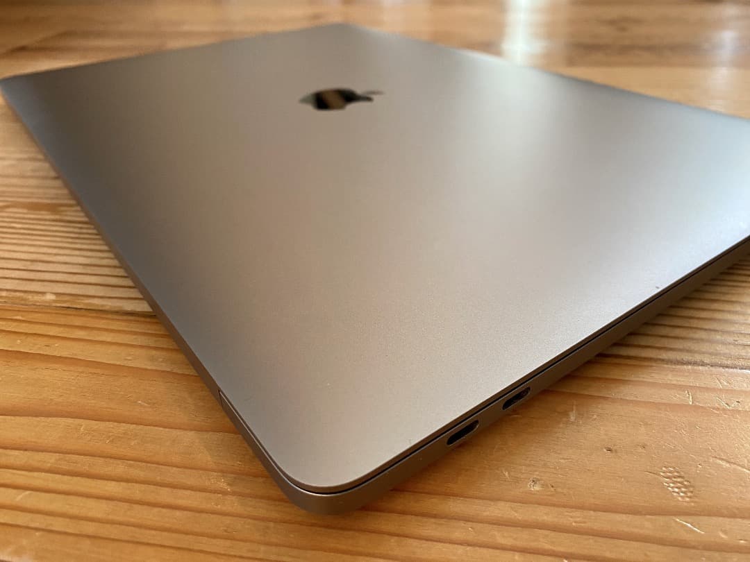 MacBook Pro 2018 15inch　メモリ32GB　512GB