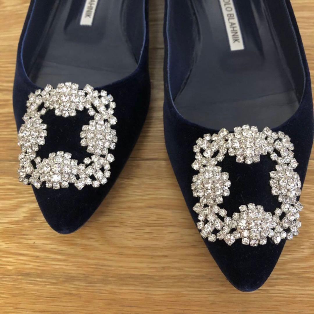 マノロブラニク パンプス　ハンギシ　フラット　ベルベット　37 ネイビー　紺