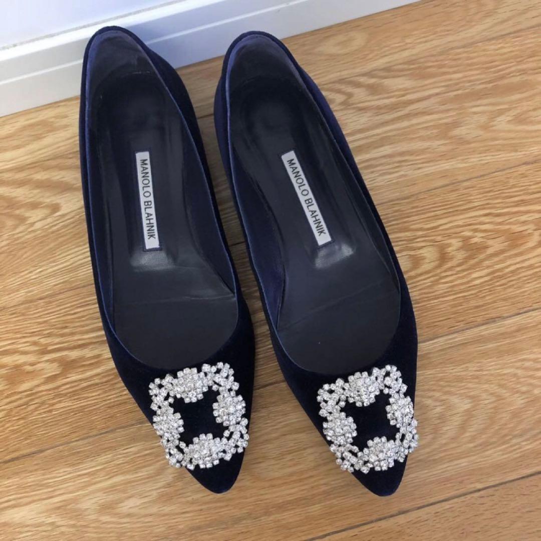 マノロブラニク パンプス　ハンギシ　フラット　ベルベット　37 ネイビー　紺