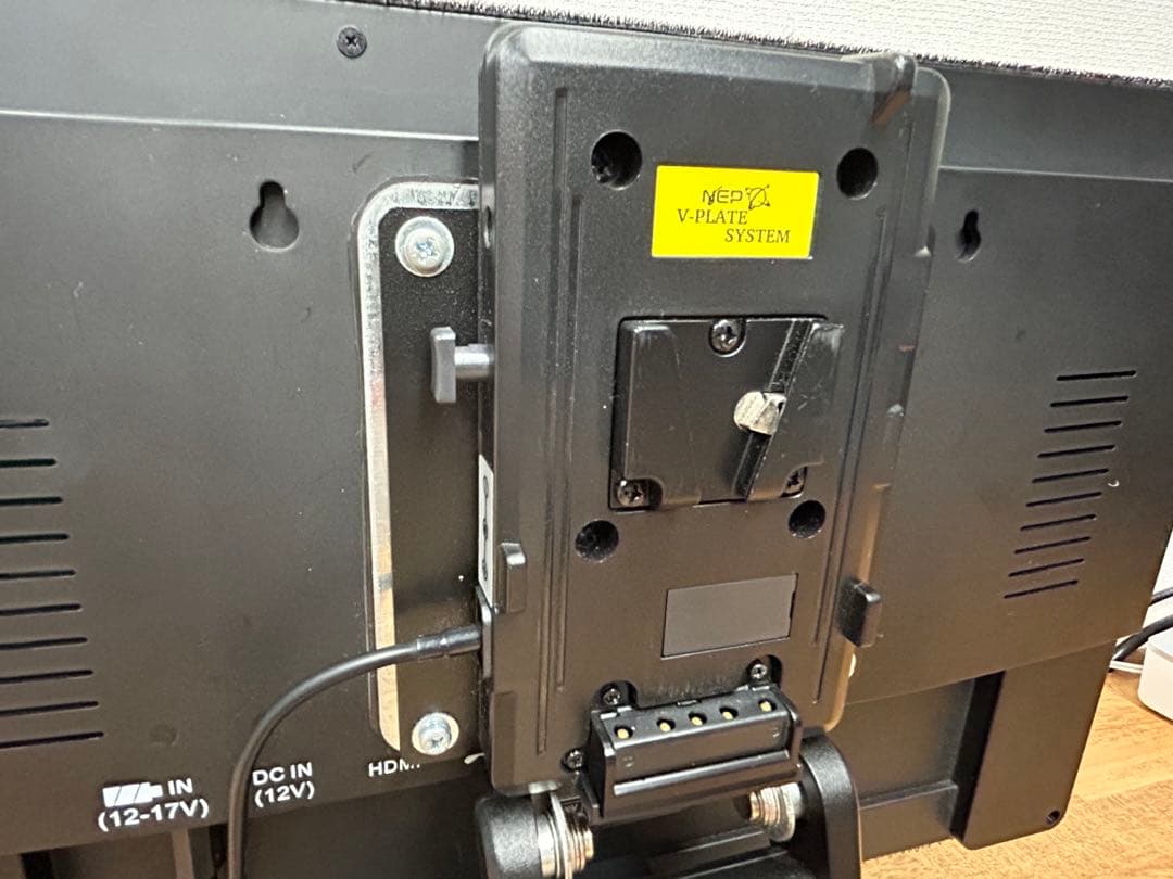 ４Kモニター　Vマウント＆AC エスケイネット15.6型　SK-4KM156