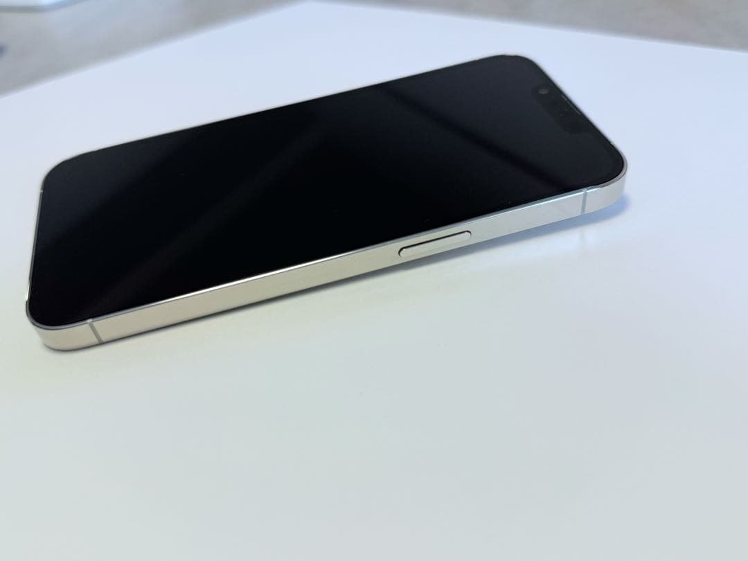 【美品】Apple iPhone 13 Pro シルバー 本体【SIMフリー】