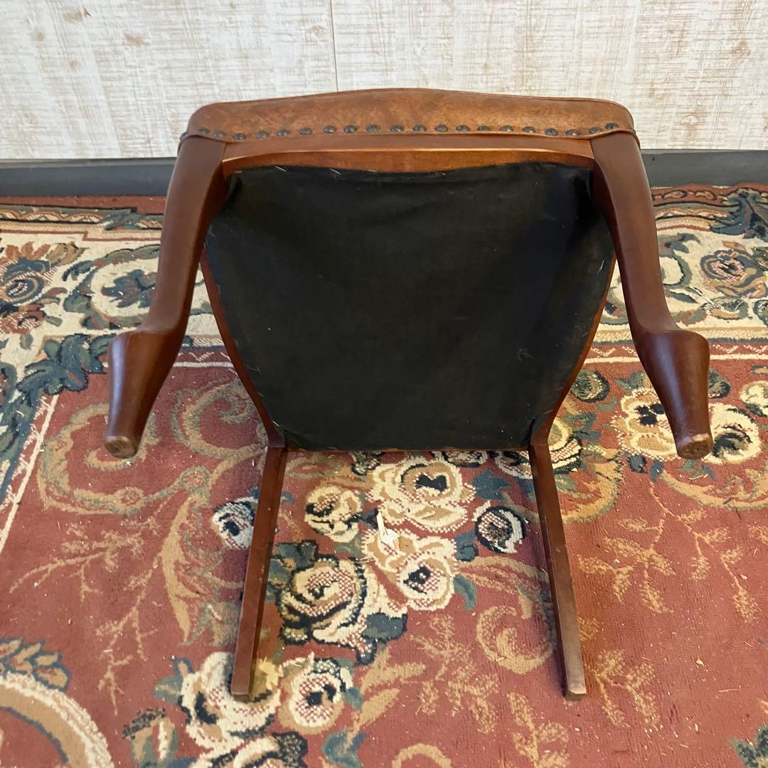 ④北欧レトロ マルニ木工 木製椅子 鋲打ちダイニングチェア ロビーチェア 古家具