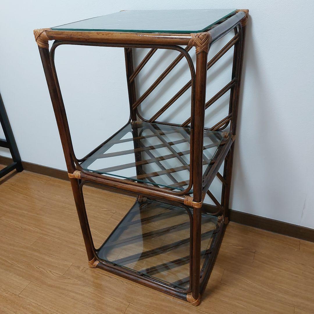 籐　ラタン　ガラス付き3段飾り棚　アンティーク