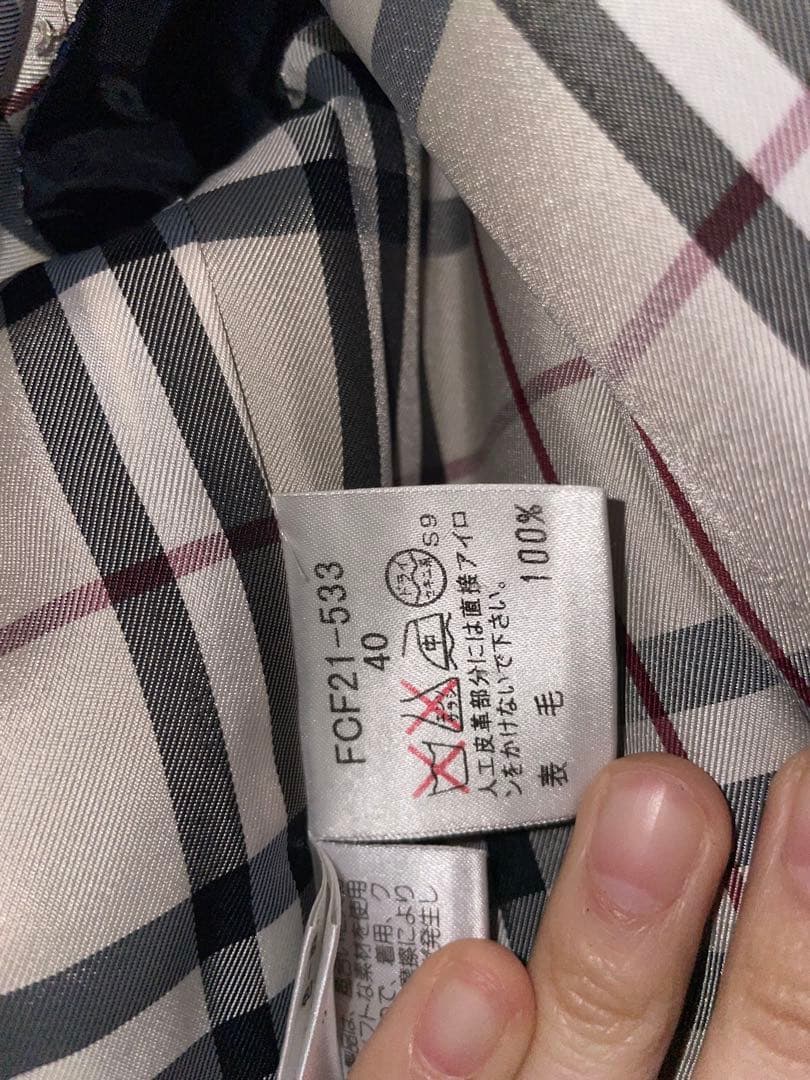 BURBERRY フード付きブラックジャケット　サイズ40