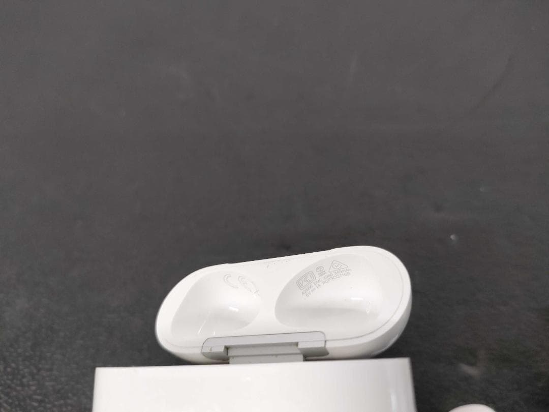 【美品】AirPods（第3世代） Lightningモデル