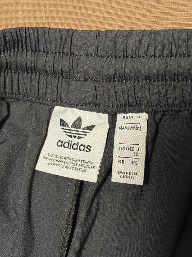 adidas adilenium シーズン2　上下ジャージパンツセットアップ